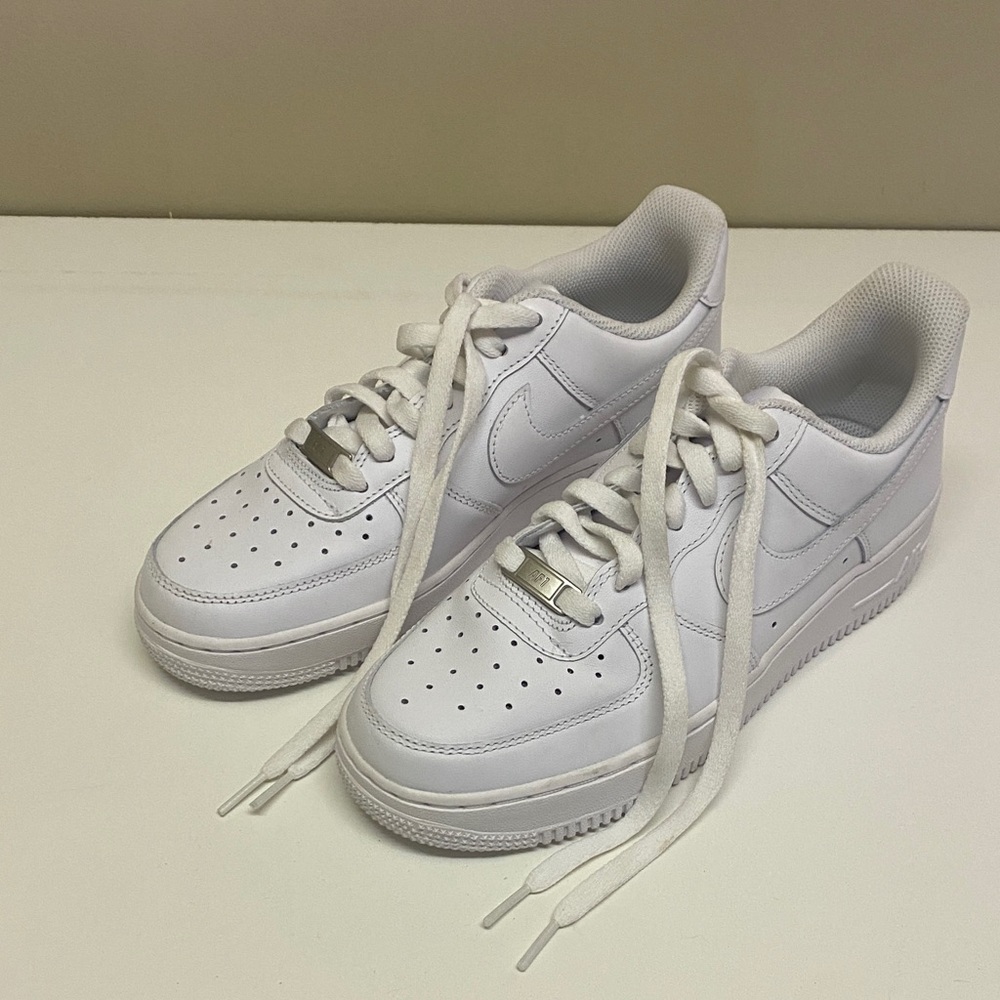 Women’s Nike Air Force 1 '07 US 7.5